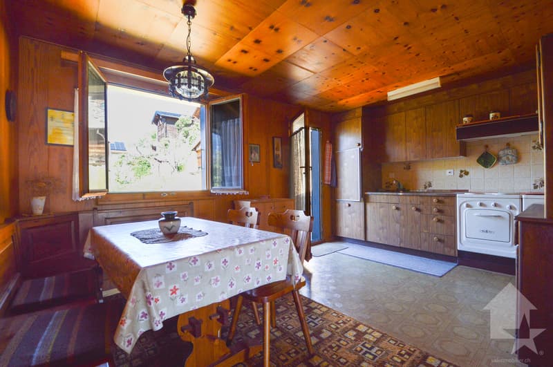 Maison à rénover dans un excellent emplacement (7)