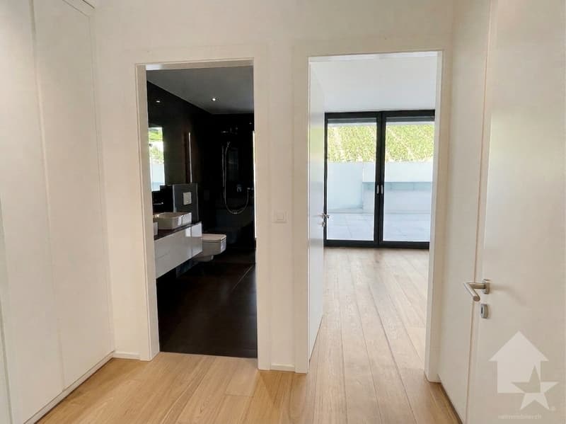 Appartement contemporain sur les hauts de Sierre avec vue panoramique (10)