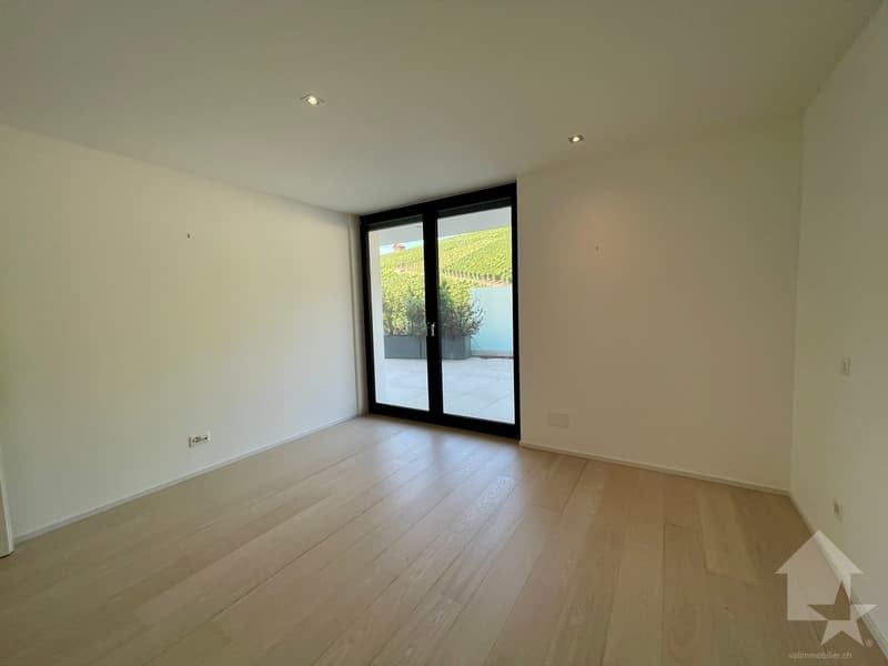 Appartement contemporain sur les hauts de Sierre avec vue panoramique (8)