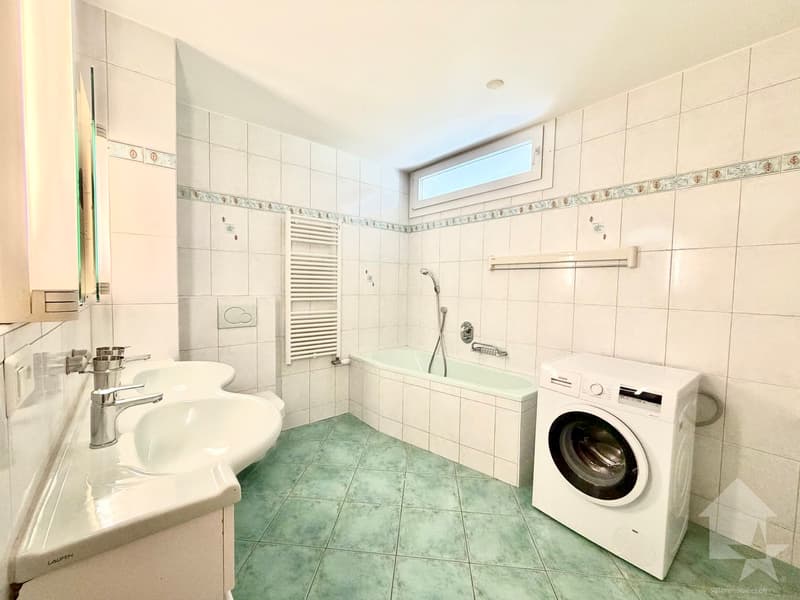 Appartement traversant de 115 m2, garage box, parc, cave et galetas ! (7)