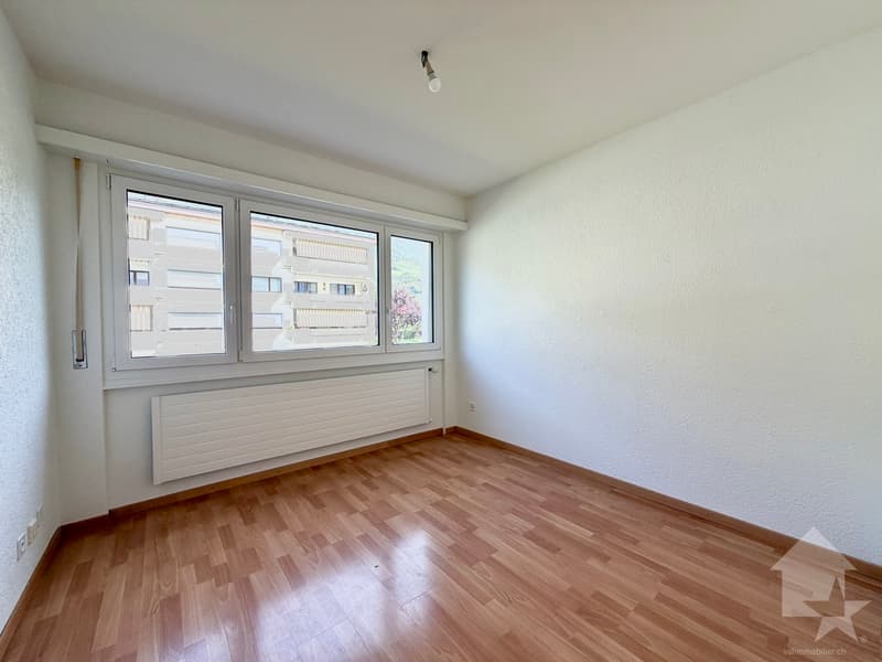 Appartement traversant de 115 m2, garage box, parc, cave et galetas ! (10)