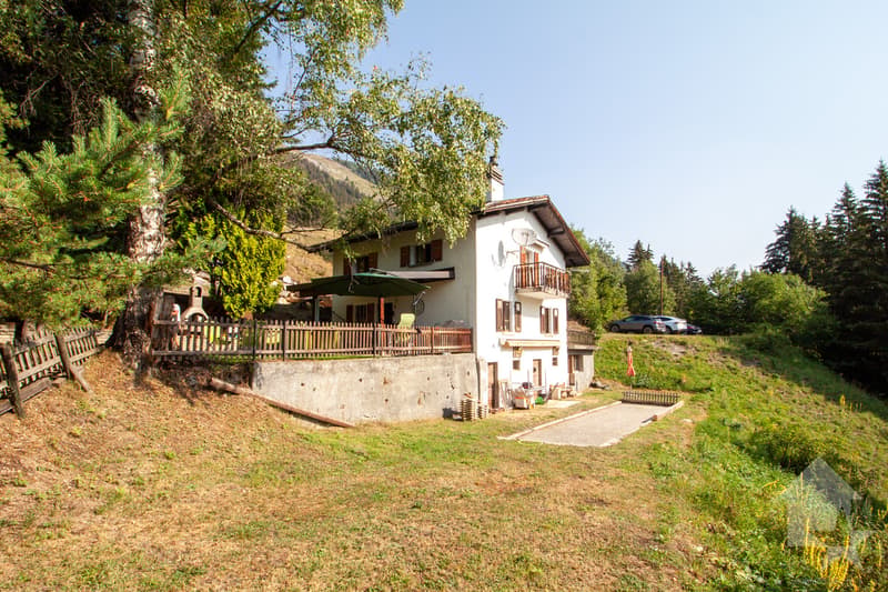 Appartement dans un petit chalet sur les Mayens de Conthey (1)