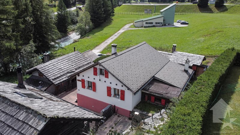 Séduisant chalet à Mottec comprenant deux appartements indépendants (13)