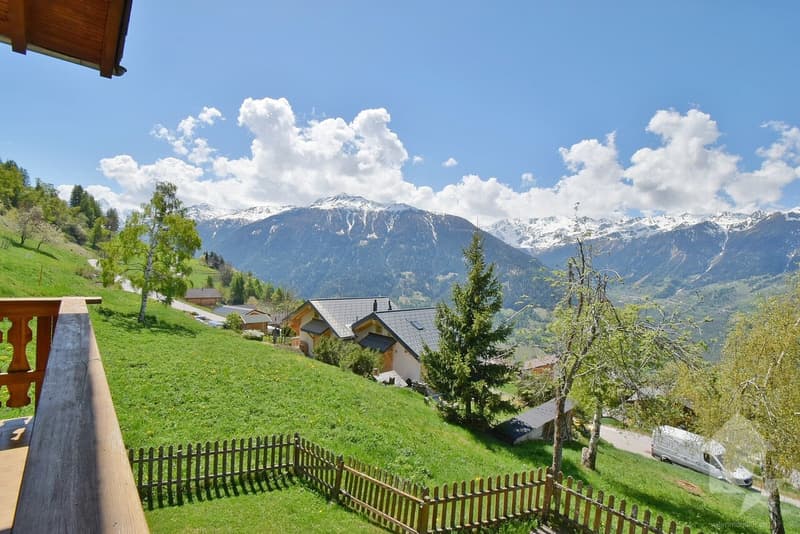 Magnifique chalet à la montagne avec une vue splendide et panoramique (1)