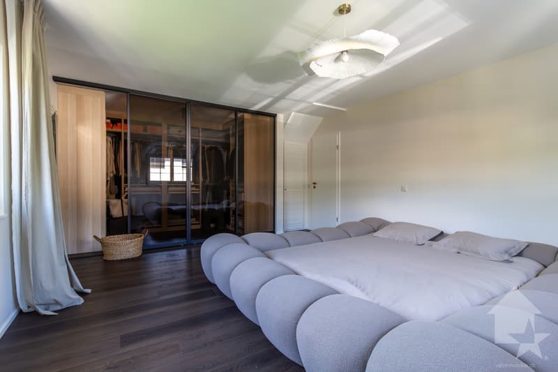 Magnifique villa 6.5 pièces rénovée avec studio et grand jardin (12)