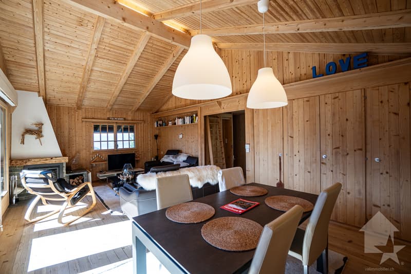 Séduisant chalet entouré de nature avec vues magnifiques (5)