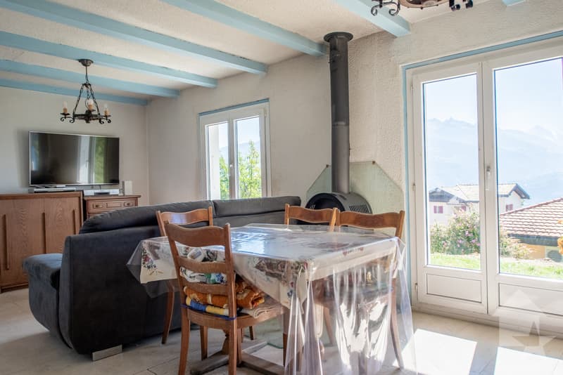 Charmant petit chalet 4.5p, superbe situation, calme, vue, ensoleillé! (9)