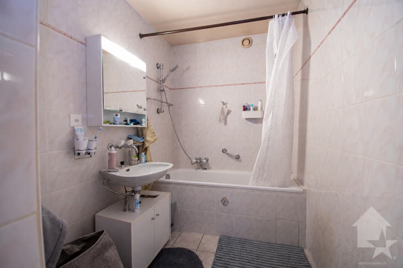 Spacieux 3.5 pièces avec balcon en plein centre-ville (7)