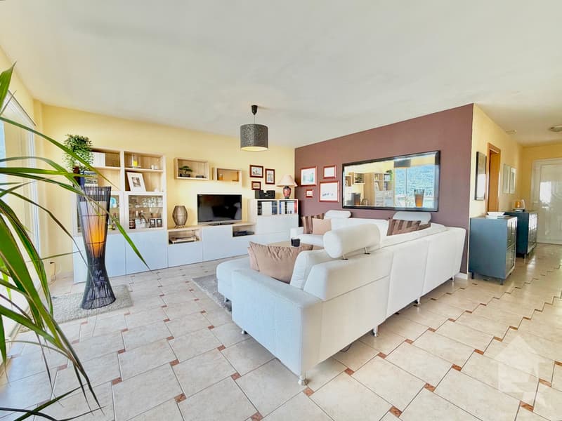 Bel appartement en terrasse avec un garage et une vue exceptionnelle ! (2)