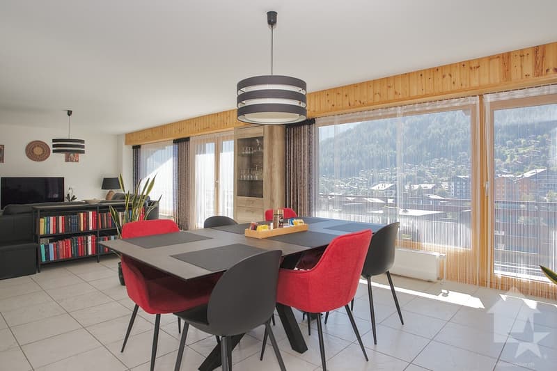 Spacieux appartement de 3.5 pièces, 125 m², deux salles de bains (4)