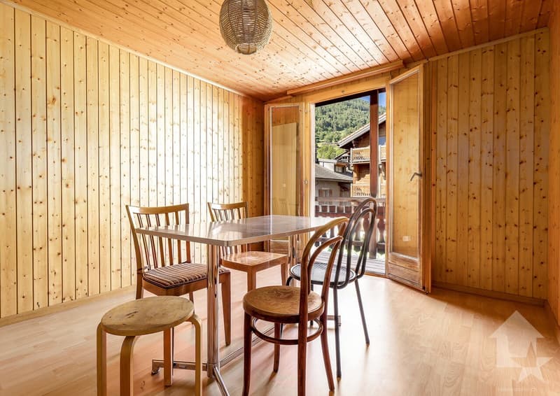 Maison villageoise à rénover, 10 pièces + locaux commerciaux, 400 m2 (10)