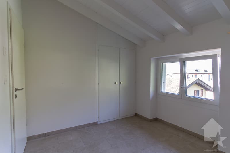 Attique 3.5 pièces en duplex rénové avec balcon et vue magnifique (10)