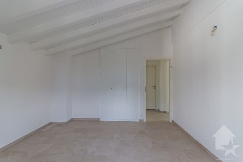 Attique 3.5 pièces en duplex rénové avec balcon et vue magnifique (9)