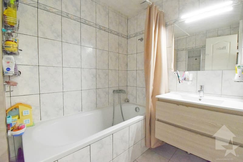 Appartement de 4.5 pcs, un jardin et 3 places de parcs incluses ! (9)