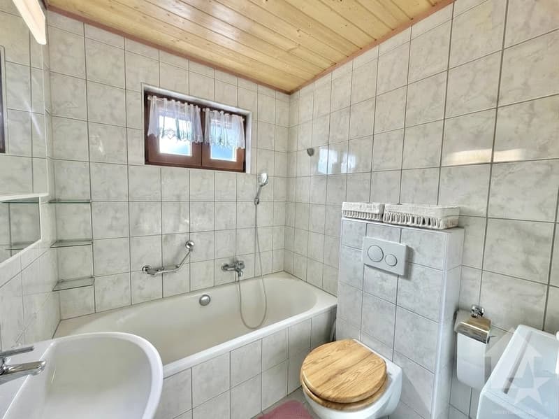 Joli petit chalet plein de charme avec parking et studio indépendant ! (13)