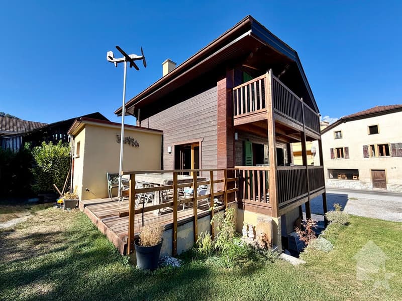 Joli petit chalet plein de charme avec parking et studio indépendant ! (8)