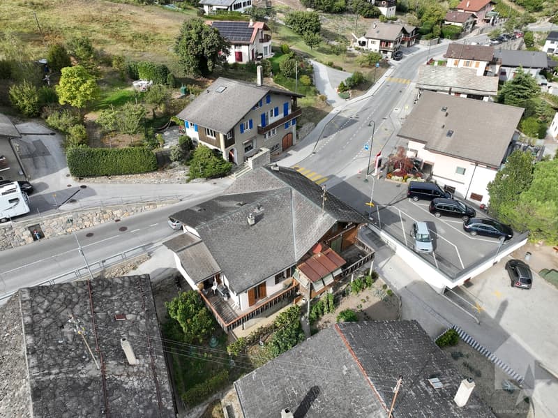 Maison villageoise jumelée à rénover entièrement (13)