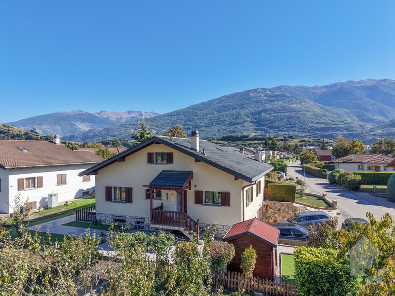 Maison villageoise de 7.5 pièces rénové, grand jardin et terrasses (2)