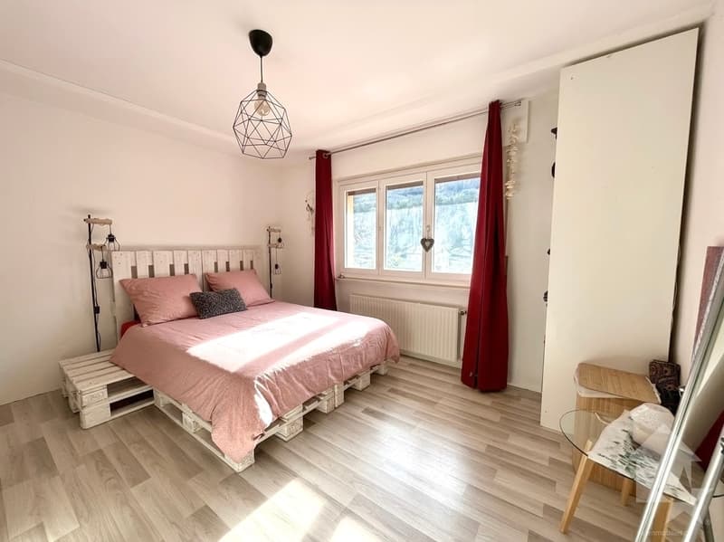 Joli appartement rénové de 90 m2 avec garage box et parc ! (9)