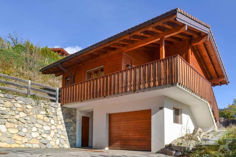 Magnifique chalet de standing de 5,5 pièces, 174 m2, vue sur les Alpes (1)