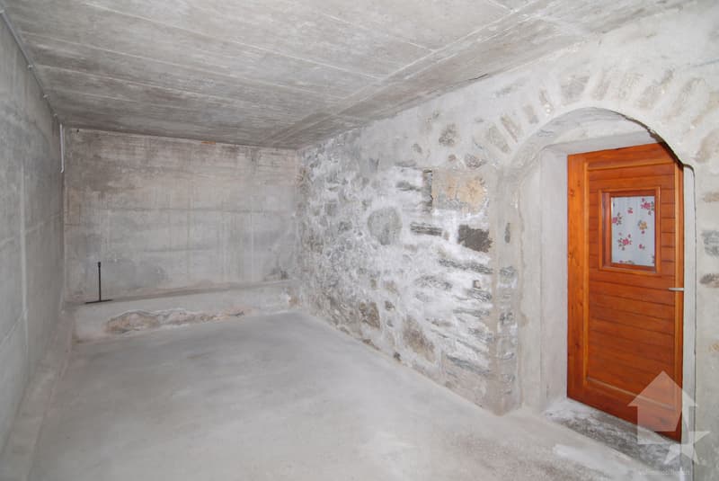 Mase : Appartement à rénover avec magnifique vue (12)