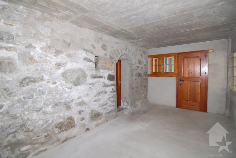 Mase : Appartement à rénover avec magnifique vue (13)
