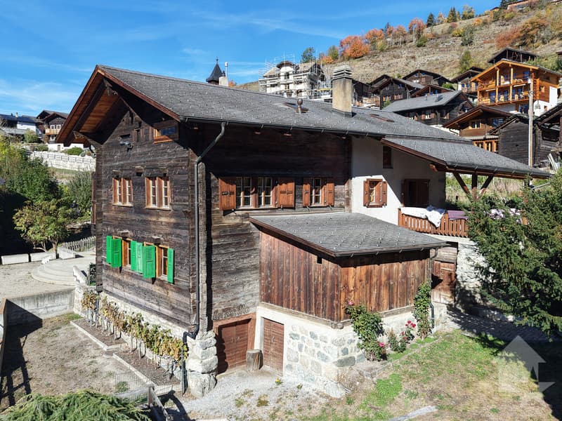 Mase : Appartement à rénover avec magnifique vue (2)