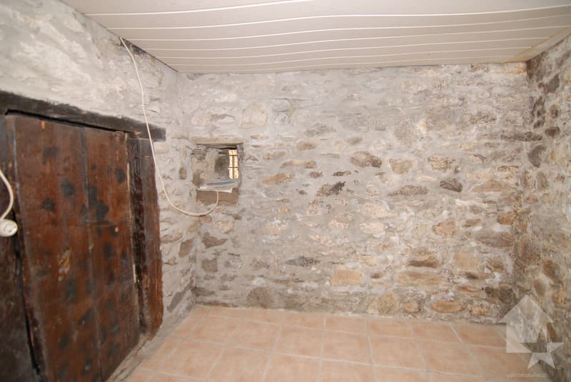Mase : Appartement à rénover avec magnifique vue (11)