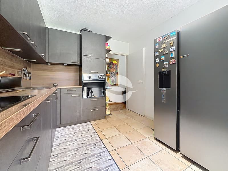 Cuisine équipée avec frigo américain