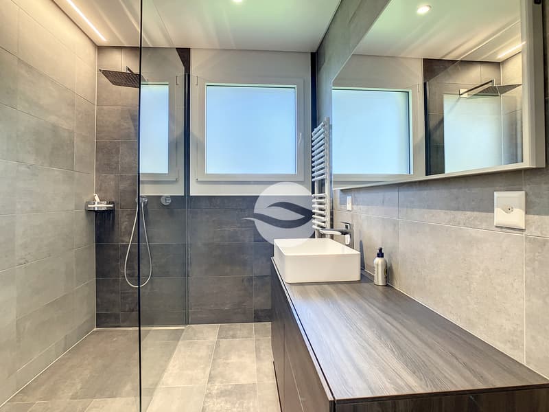 1er : Suite parentale avec dressing et salle de douche privée