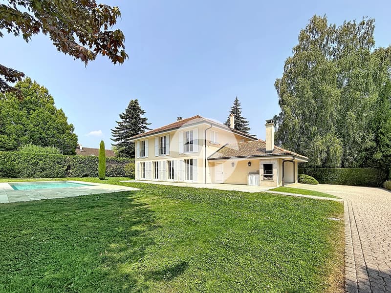 Magnifique villa individuelle avec 4 chambres et piscine (1)