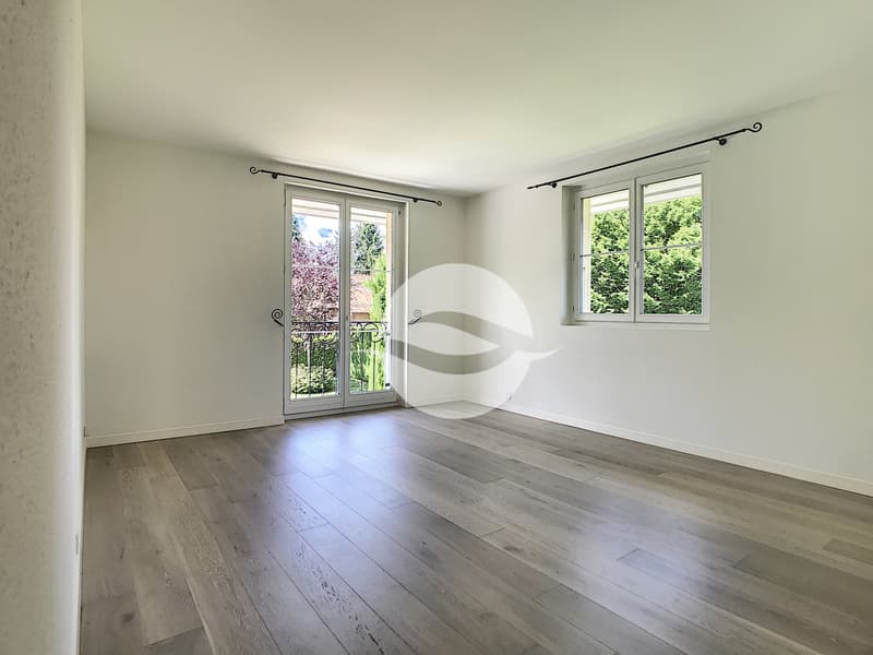 1er étage: Chambre parentale avec dressing et salle d'eau privée