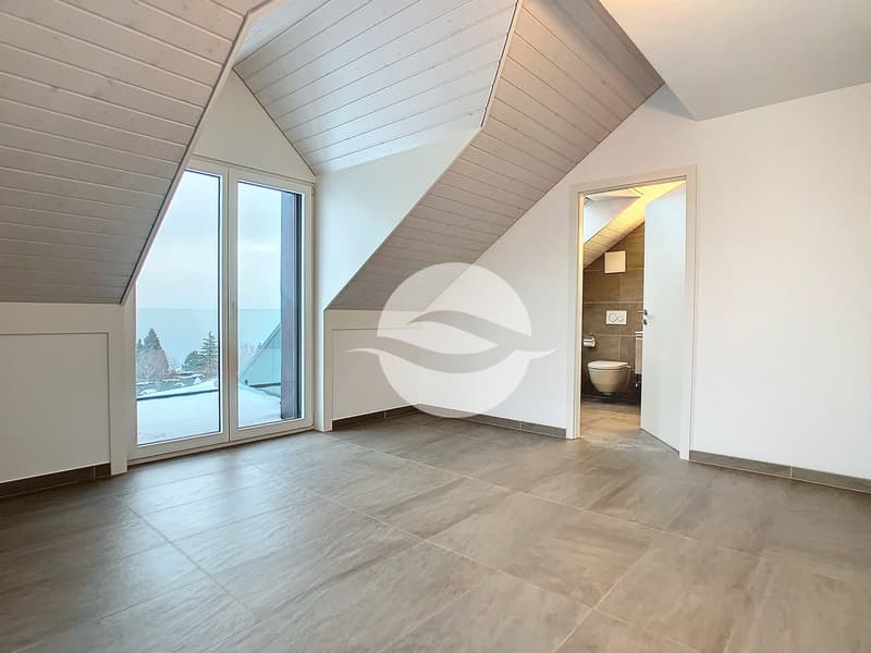 Chambre parentale avec Vue lac