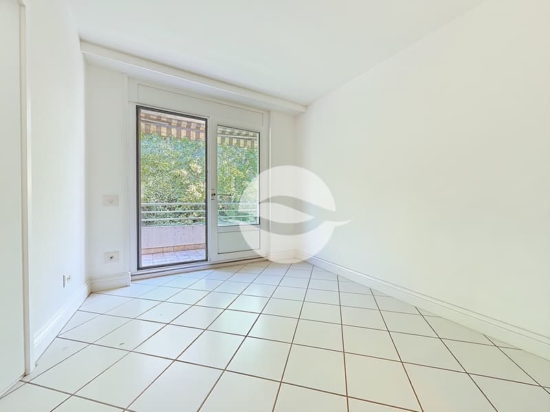 2 ème Chambre avec armoire et salle de bains privée