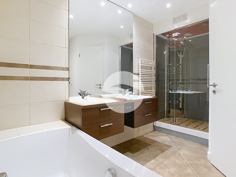 Salle de bains et douche privée avce WC séparés