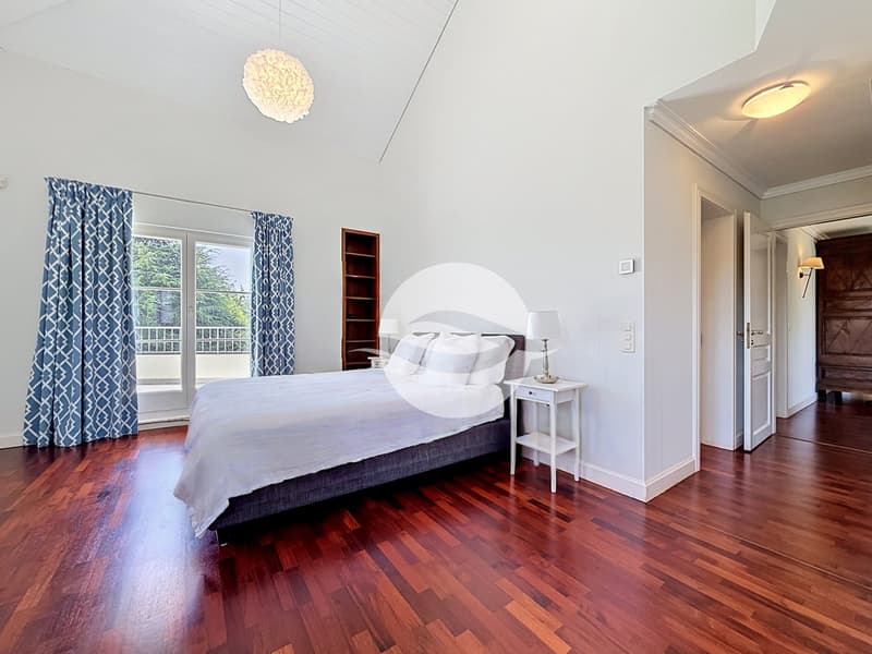 1er : Chambre parentale avec terrasse, dressing et salle d'eau privée