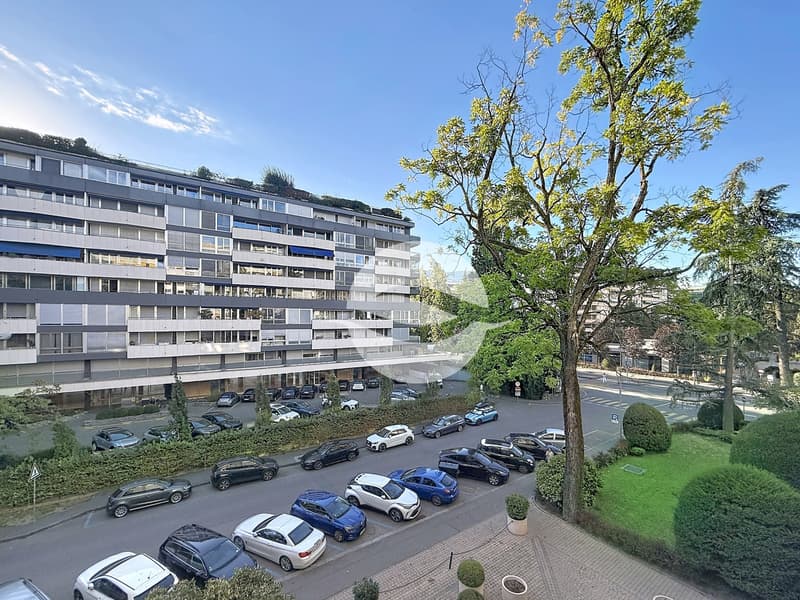 Très joli 2 pièces, piscine intérieure dans l'immeuble (7)