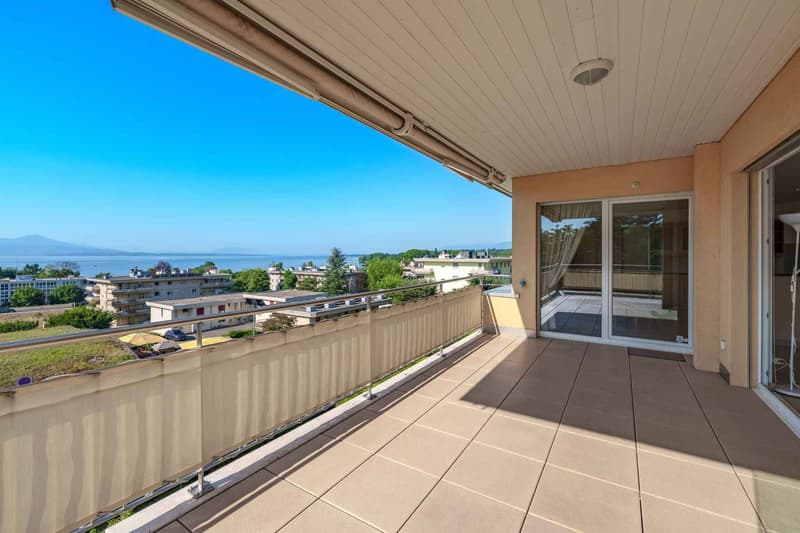 Duplex de standing de 7.5 pièces offrant une vue sur le Léman et les Alpes (9)