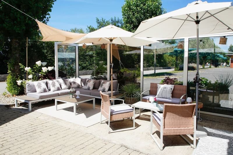 Immeuble avec restaurant et mobilier, épicerie et chambres proche du l (2)
