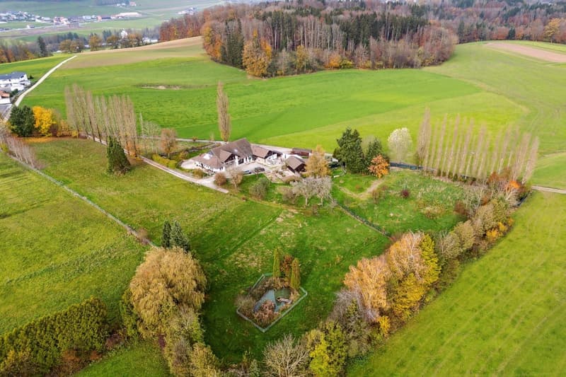 Ferme somptueusement rénovée avec piscine intérieure (2)