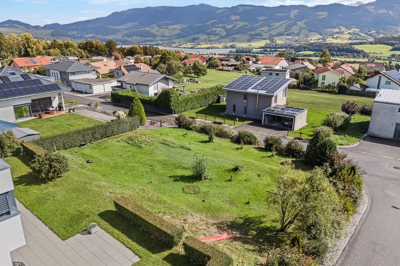 Terrain à bâtir avec permis en force et projet de construction (6)