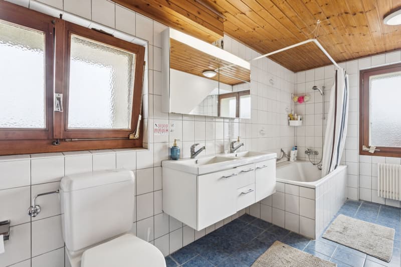 Maison de deux logements au centre du village (12)