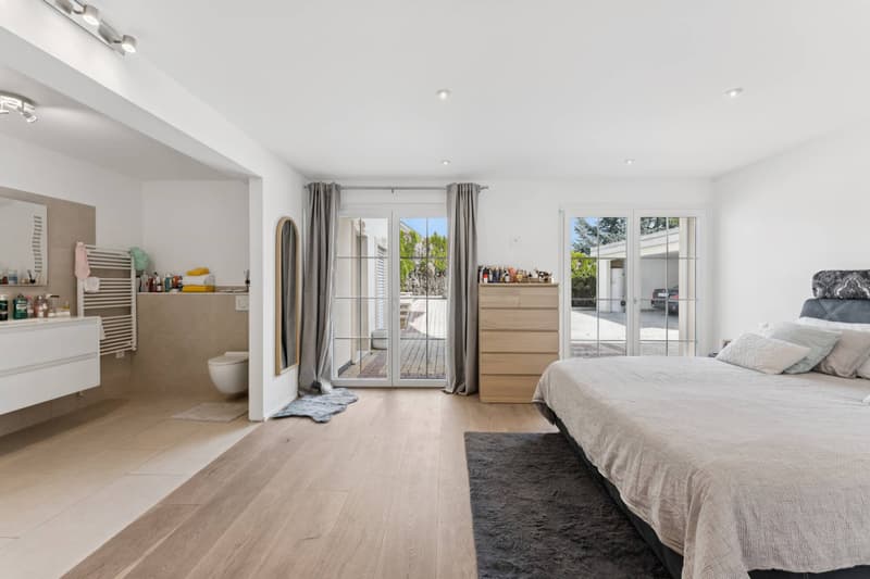 Chambre parentale au rez inférieur