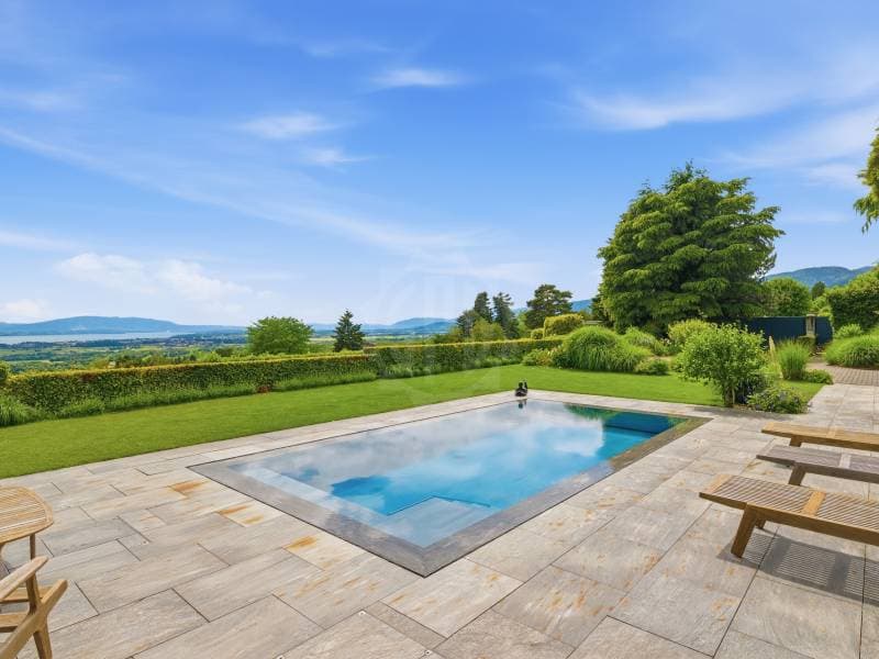 Sublime propriété individuelle avec vue imprenable (2)