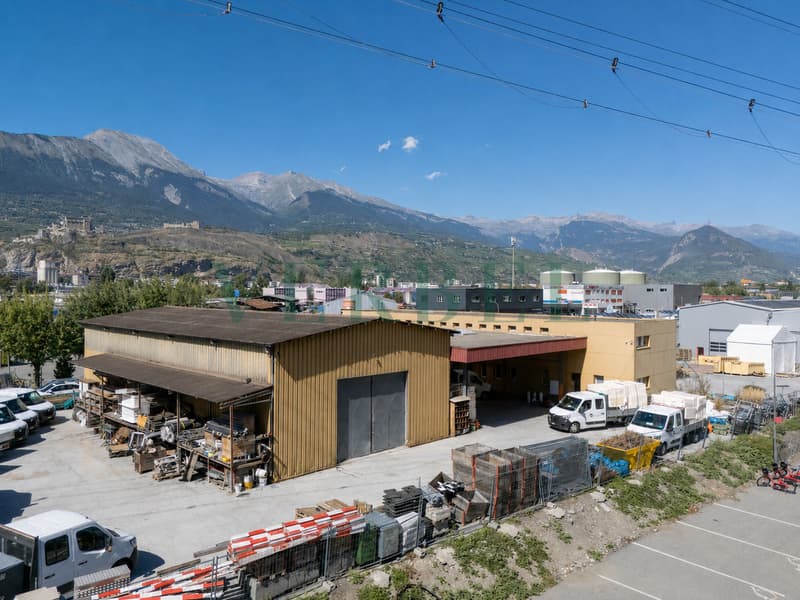 Site industriel polyvalent avec potentiel de développement (6)