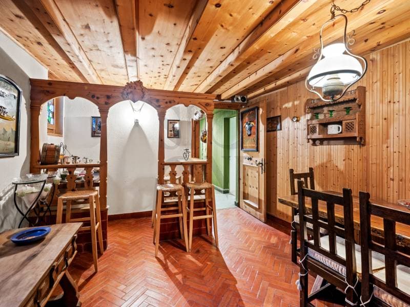 Maison d'exception avec vue imprenable et piscine (12)