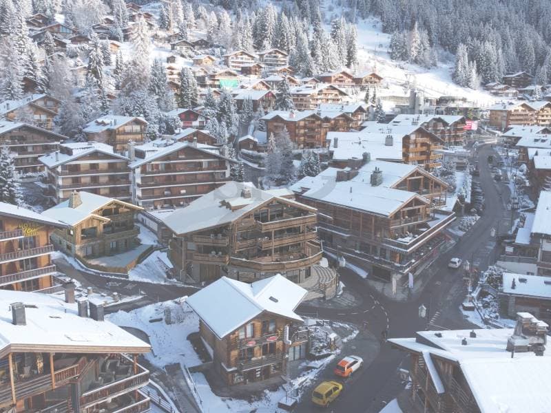 Situé au c?ur de Verbier, chalet en construction (3)