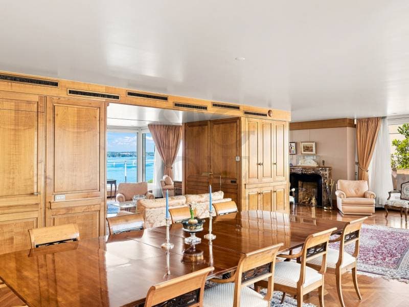 Penthouse en duplex face au lac avec terrasse et vue panoramique (7)