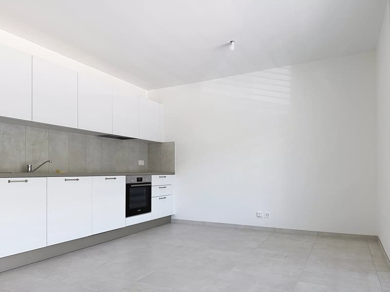 Studio neuf avec balcon à louer à Uvrier (3)