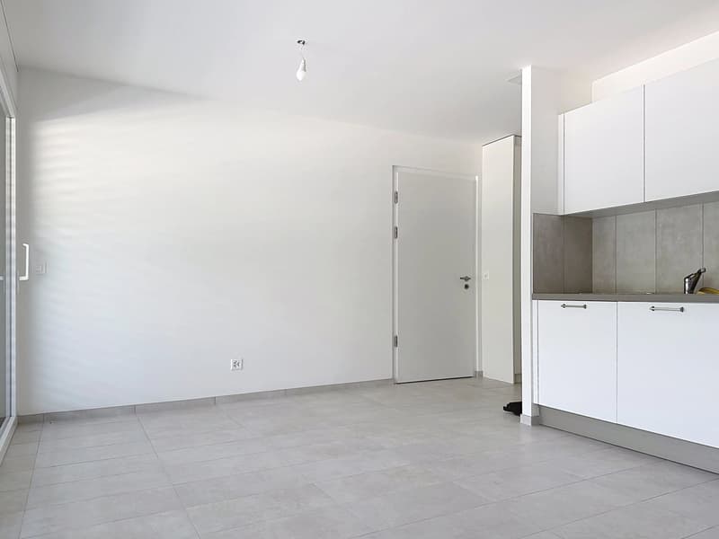 Studio neuf avec balcon à louer à Uvrier (5)